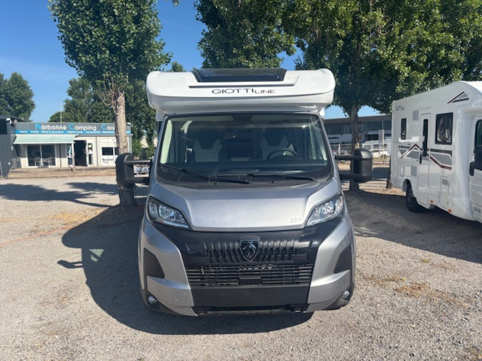 43952-05-2048.jpg